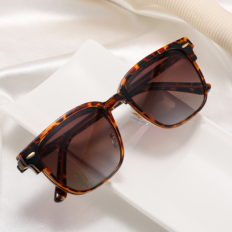 Vendita calda occhiali da vista quadrati polarizzati clip su occhiali da sole per unisex