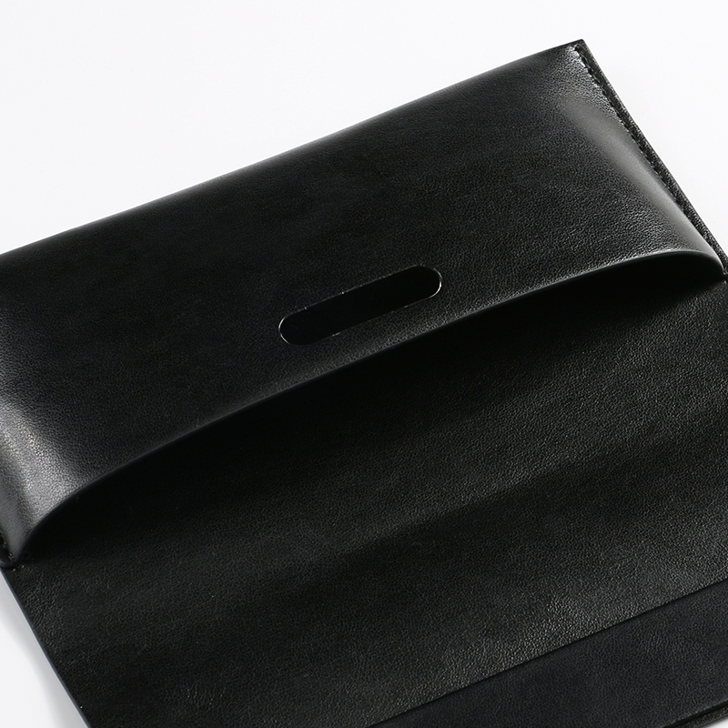 Custodia per occhiali in pelle bianca nera con logo personalizzato alla moda